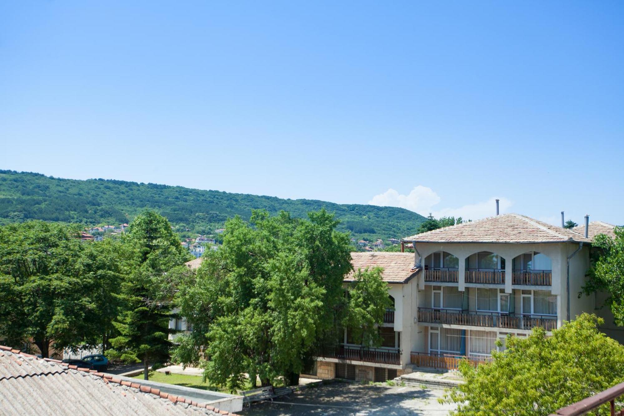 Bisser Hotel - Free Parking - Free Pool Access 발치크 객실 사진
