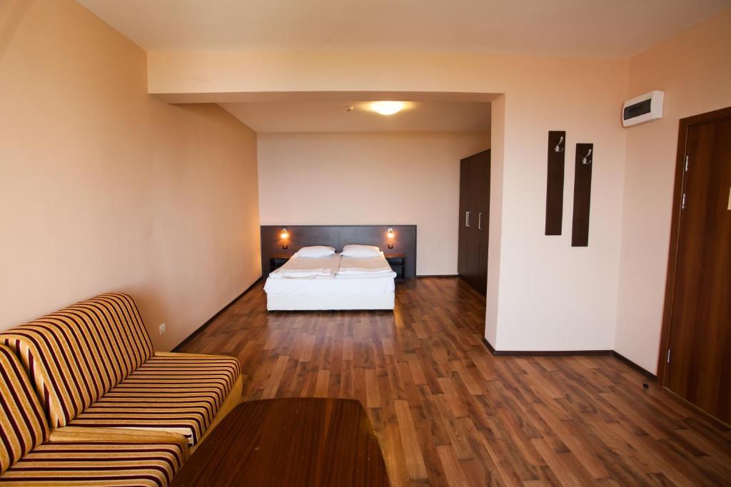 Bisser Hotel - Free Parking - Free Pool Access 발치크 객실 사진